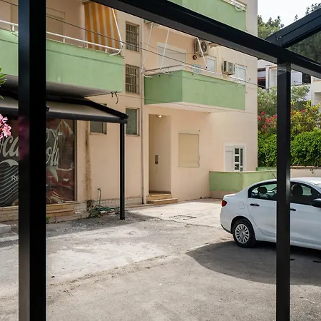 Dajmon Sea View Appartement *
