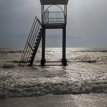 شقة Dajmon Sea View *